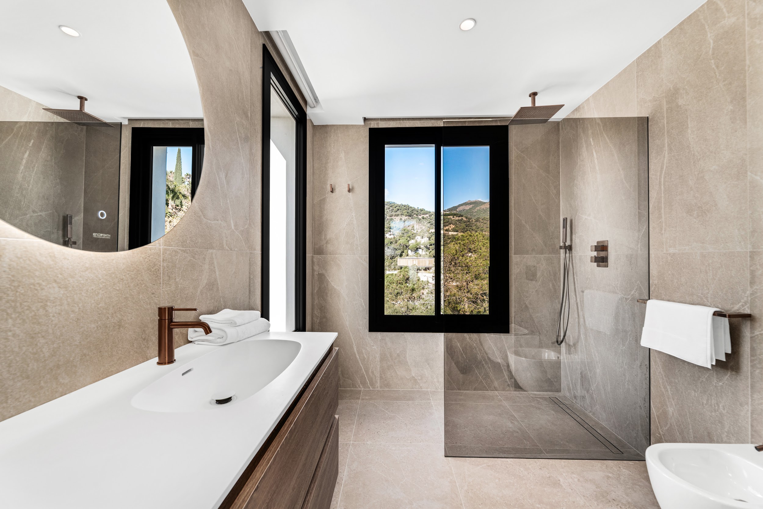 Baño suite secundaria