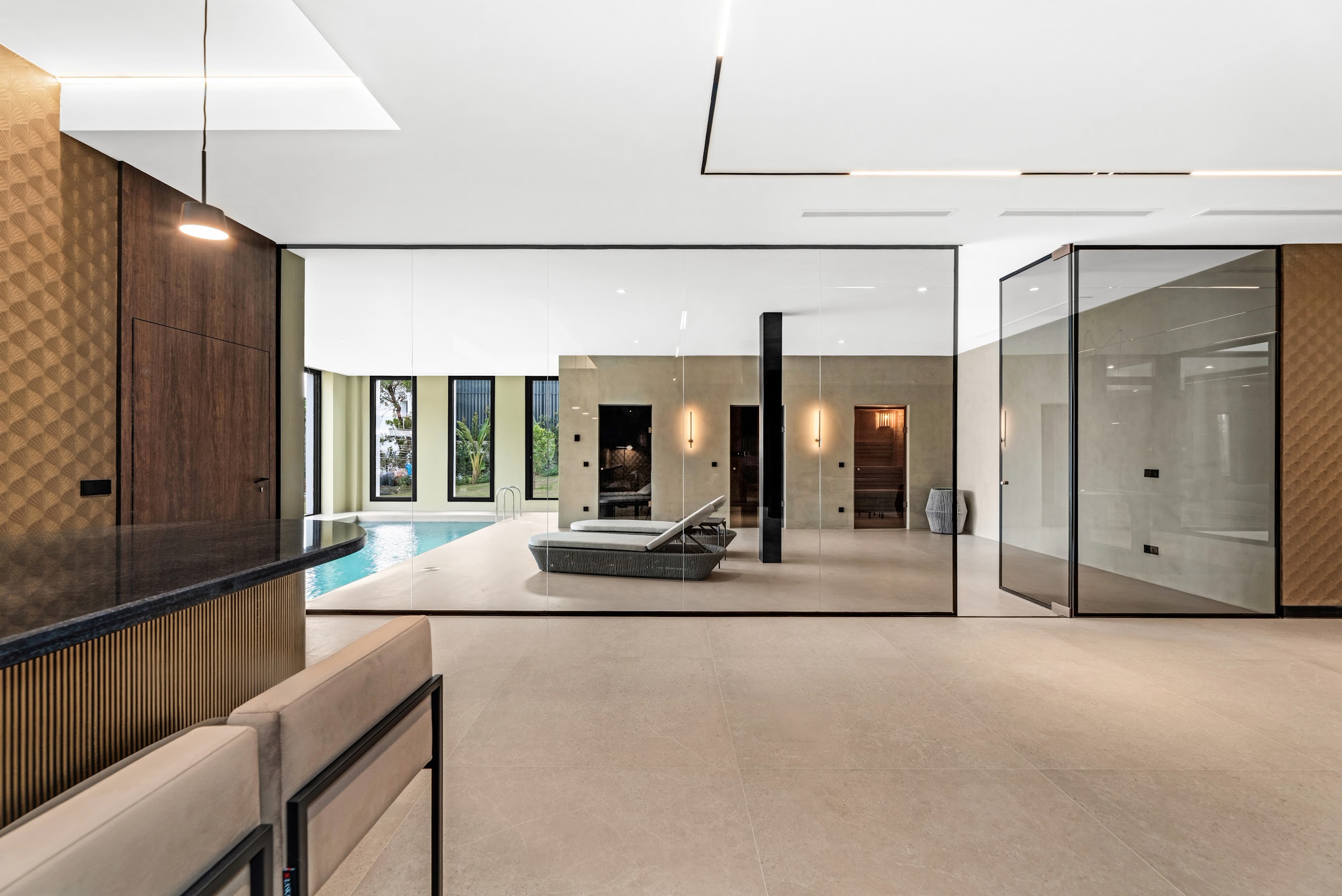 Spa con piscina interior y sauna