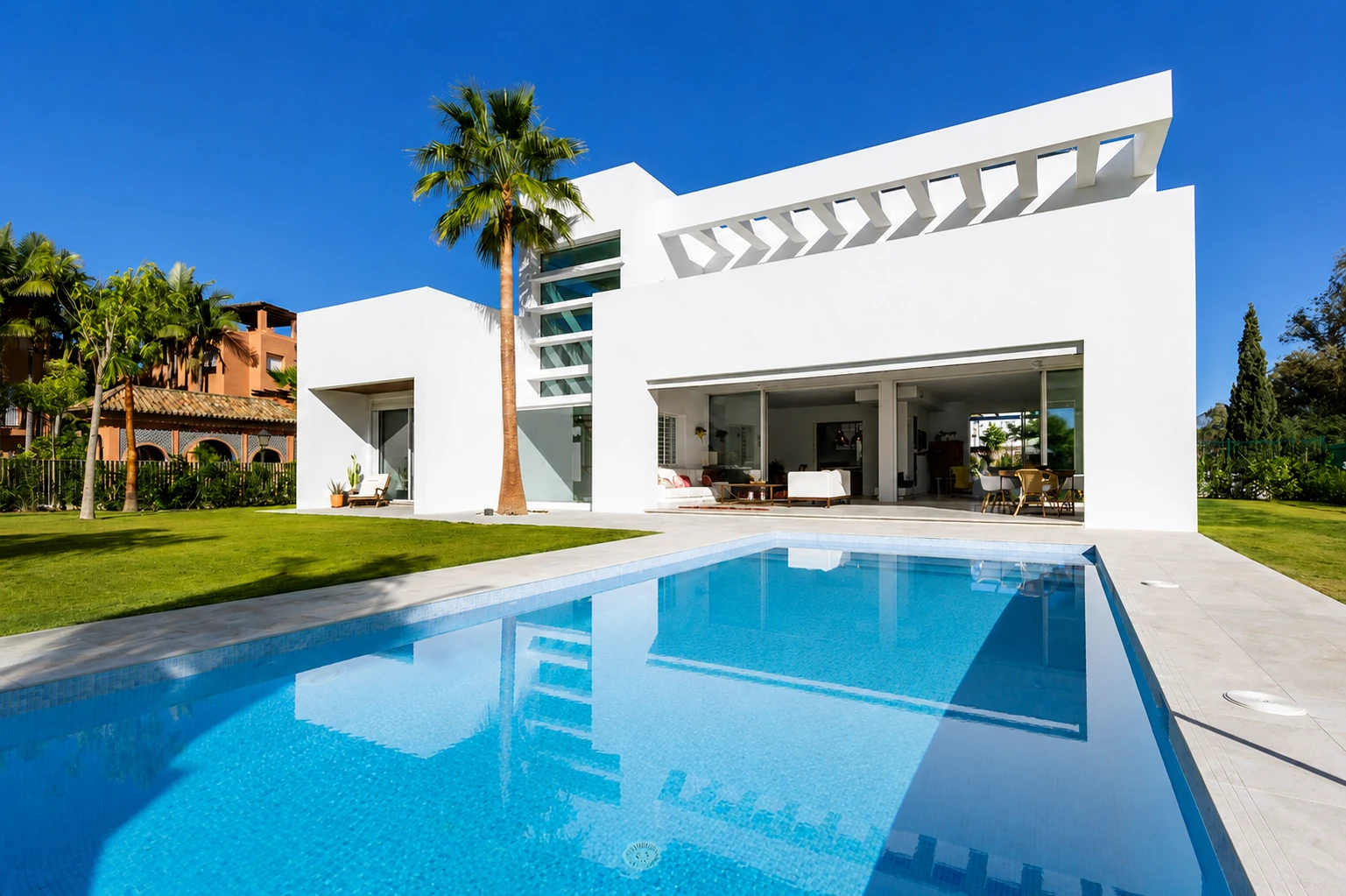 Villa Guadalmina Marbella Fachada Piscina