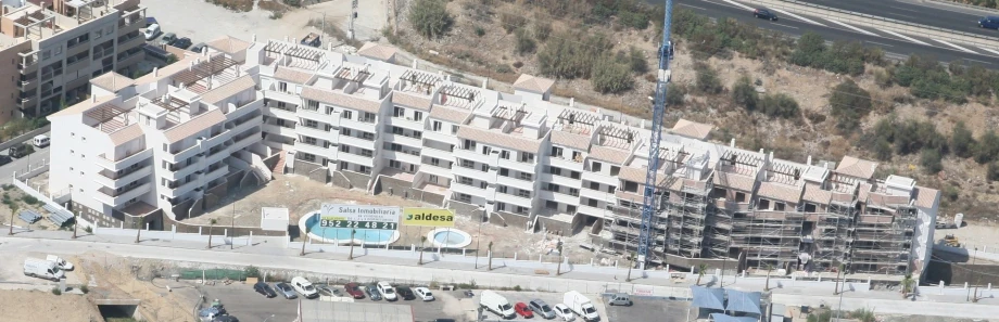 84 viviendas en Torremolinos — vista aérea de la obra