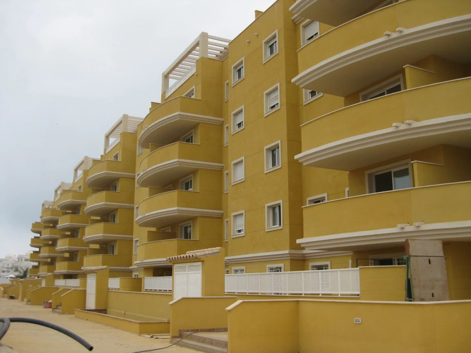 114 Dwellings in Algarrobo — facade of the residential block