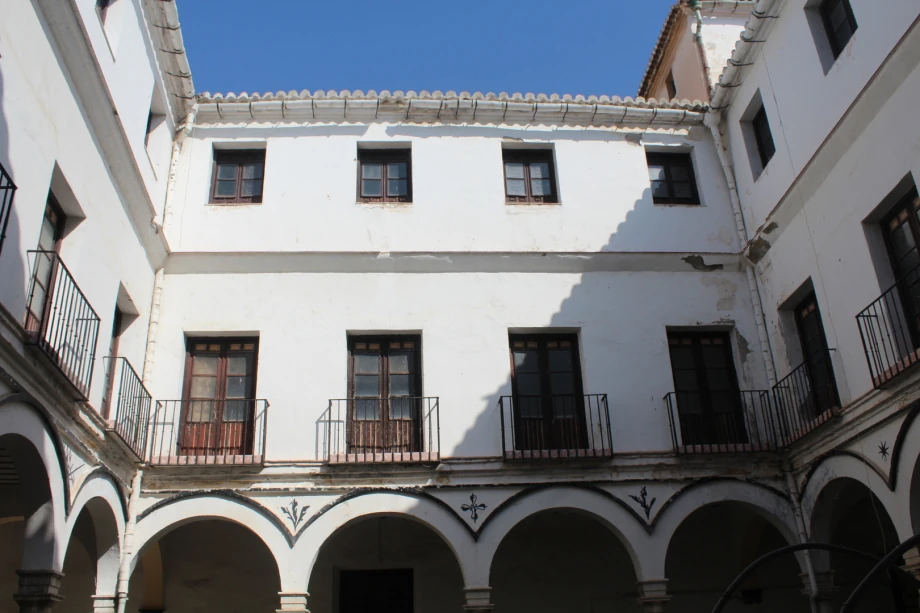 Residencia Estudiantes Convento Catalinas Malaga Patio