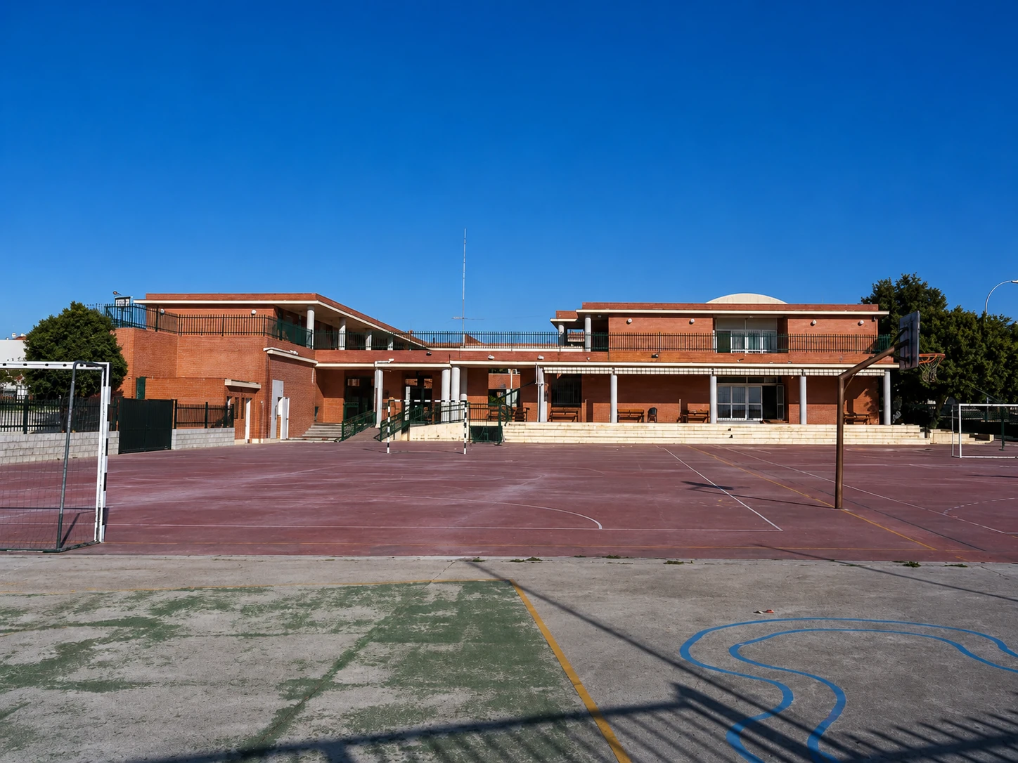 CEIP Juan Paniagua — Acceso y fachada