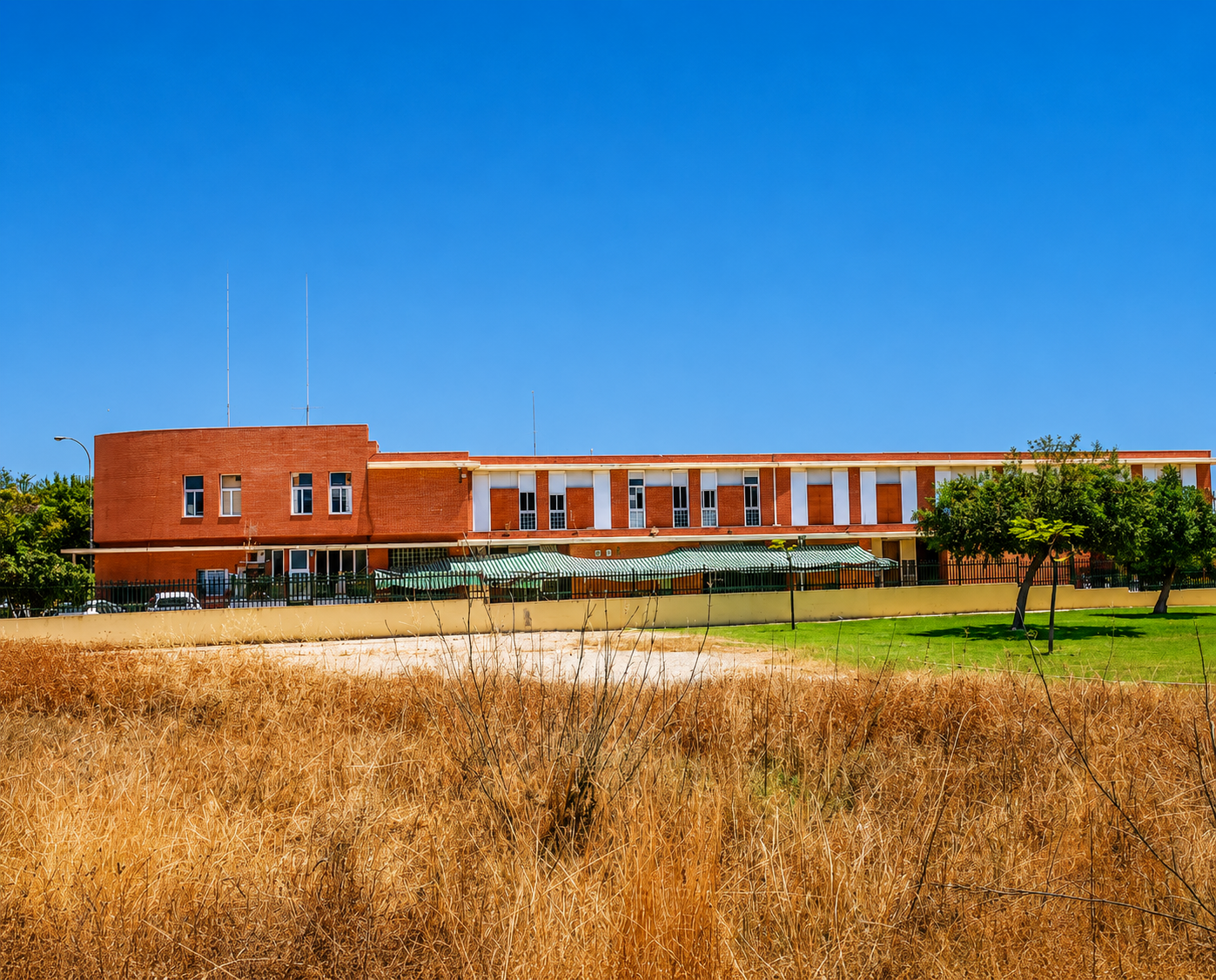 CEIP Juan Paniagua — Detalle de fachada